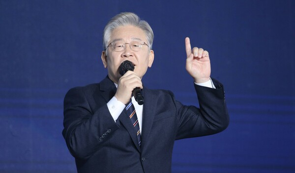 더불어민주당 이재명 대선 후보가 2일 서울 올림픽경기장 KSPO돔에서 열린 더불어민주당 제20대 대통령선거 선거대책위원회 출범식에서 연설하고 있다. / 국회사진기자단