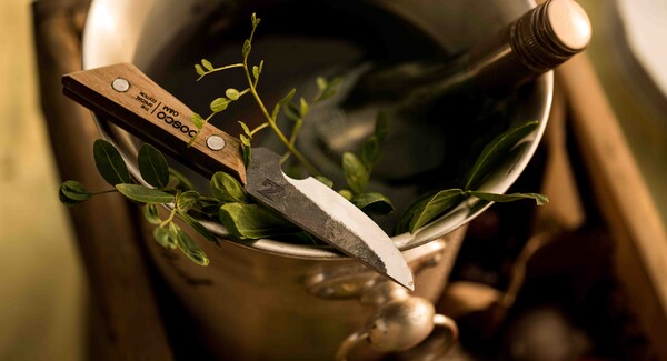 포스코O&M의 고철로 만든 에코나이프. / 포스코O&M 제공