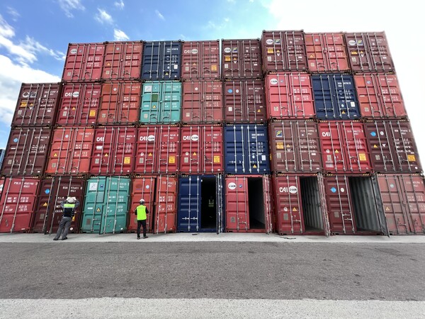 BPA·유관 기관 관계자가 부산항 공컨테이너 실태조사를 벌이고 있다. /사진=BPA