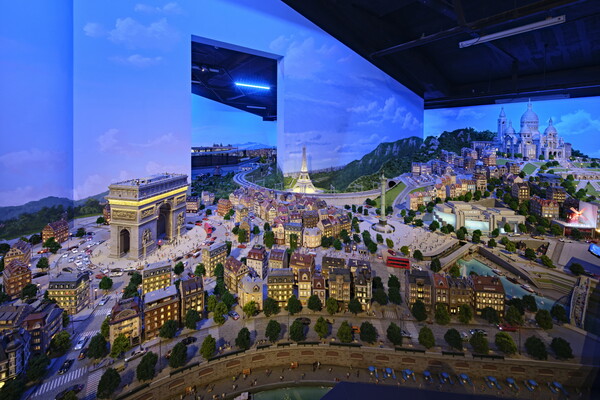 오산 미니어처빌리지는 부지면적 1만1783㎡, 건축면적 3521.86㎡(지상1층, 지하1층) 규모의 실내형 미니어처 전시관이다./오산시 제공