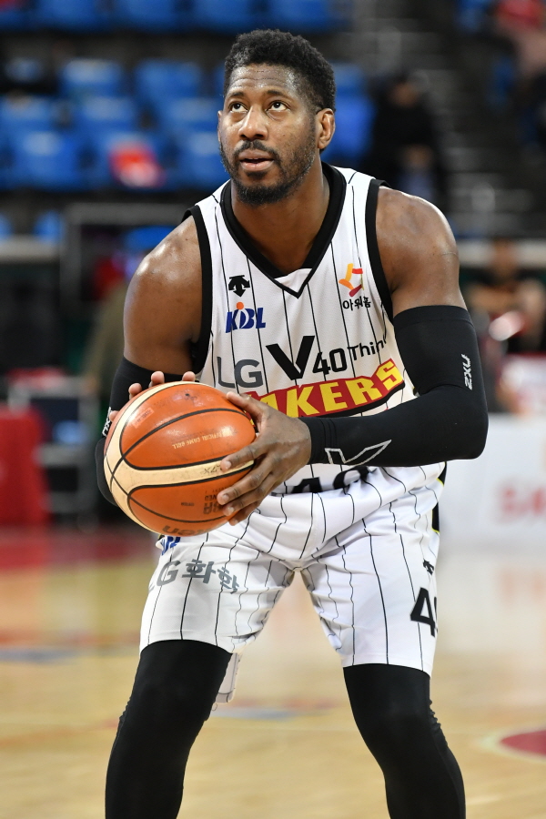창원 LG세이커스 시절 제임스 메이스의 모습. /KBL 제공