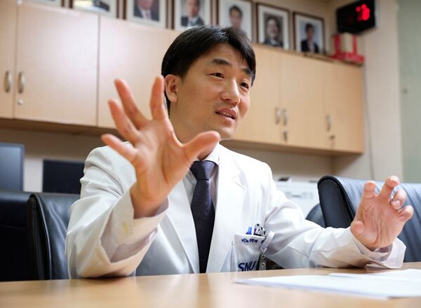 딥큐어 창업자 정창욱 서울대학교병원 비뇨의학과 교수. / 사진=딥큐어 제공