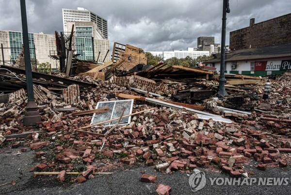 허리케인 '아이다'로 무너진 미국 뉴올리언스 건물/연합뉴스