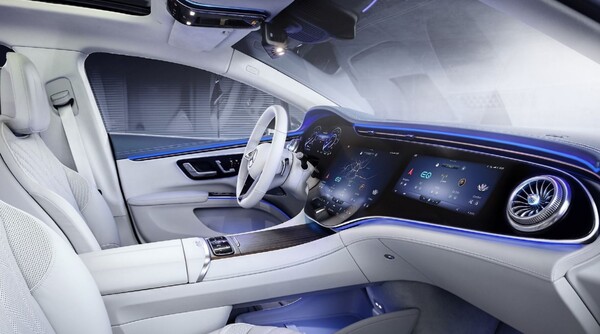 LG전자 인포테인먼트 시스템이 탑재된 벤츠 프리미엄 전기차 2022년형 EQS 차량 내부. /사진=LG전자