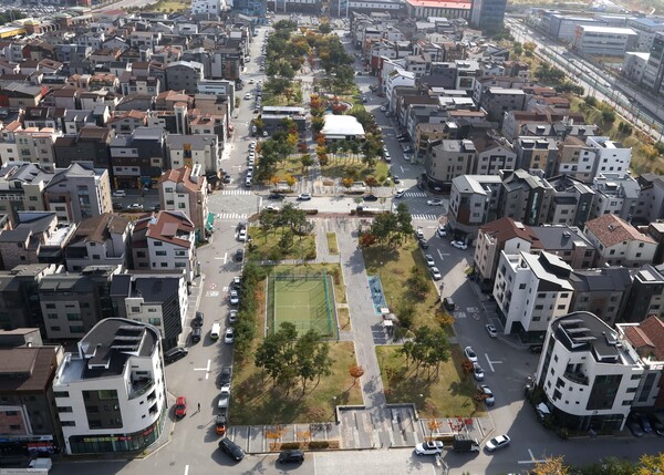 동탄일반산업단지 방아다리공원, 오산천 및 경부고속도로 주변 근린공원, 완충녹지를 항공 촬영한 모습. / 화성시 제공