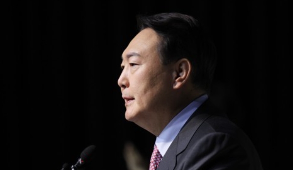 윤석열 대선 후보는 "체육인이 바란다" 행사에서 "스포츠가 곧 복지다"고 말했다. 1월 22일 윤석열 대선 후보가 세종 비오케이아트센터에서 열린 선대위 필승결의대회에서 연설하고 있다. /연합뉴스