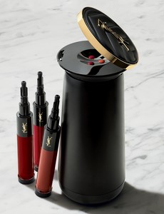 입생로랑 뷰티 '루즈 쉬르 메쥬르'/ 로레알코리아 제공