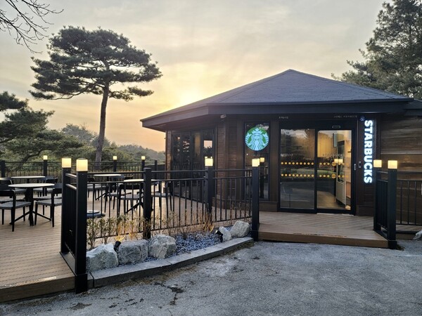 스타벅스 여주자유CC점./스타벅스코리아 제공.