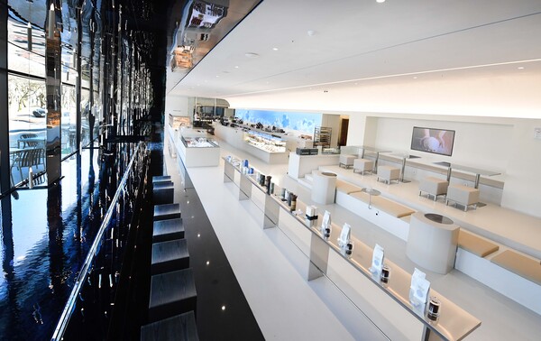 엔제리너스 아일랜드점./롯데GRS 제공.