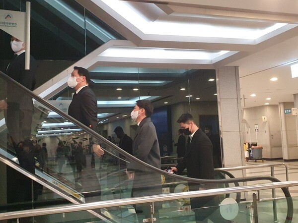 구자홍 회장 빈소를 찾은 최태원 SK그룹 회장 / 사진=김재훈 기자