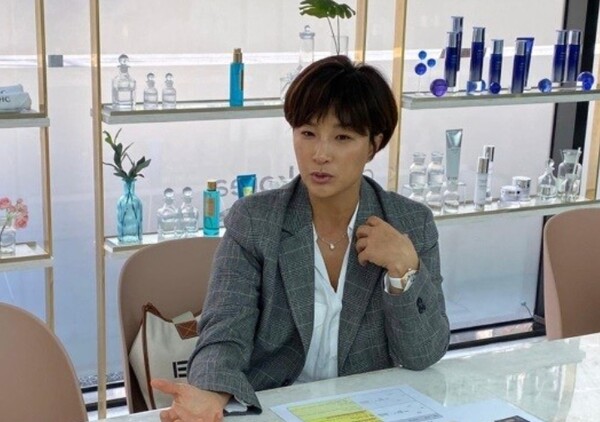 박세리 바즈인터내셔널 공동대표가 대화를 나누고 있다. /박세리 인스타그램