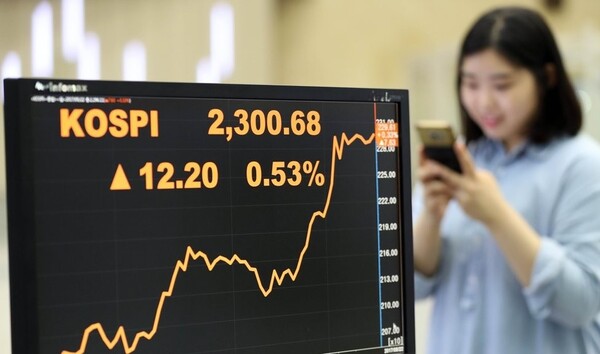 서울 여의도 한국거래소 시황판. /연합뉴스