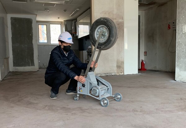 삼성물산 중량충격음 실험 장면. / 삼성물산 제공