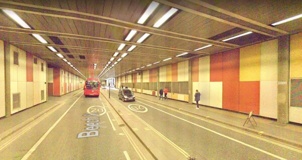 비치 거리 터널/londonist 캡처