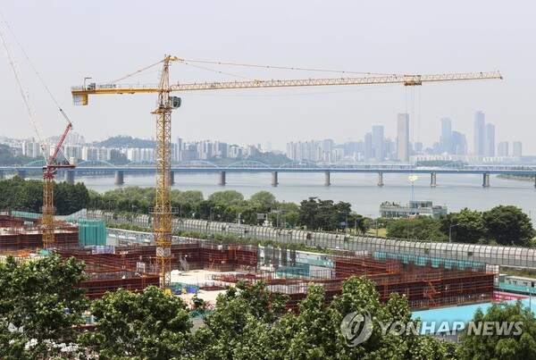 서울의 한 공사현장. / 연합뉴스
