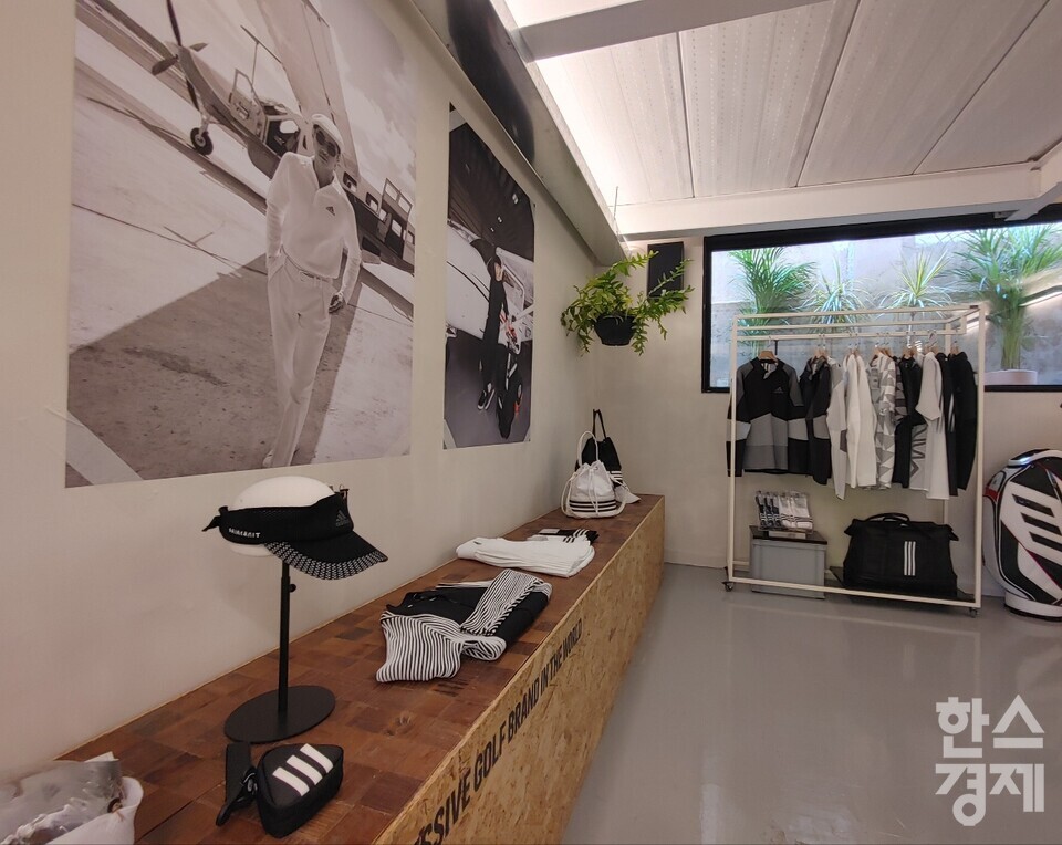 아디다스골프 팝업스토어 내부 모습. /박종민 기자