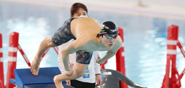 '한국 수영의 희망' 황선우가 최근 좋은 기량을 선보이며 다가오는 대회들의 기대감을 끌어올리고 있다. /연합뉴스