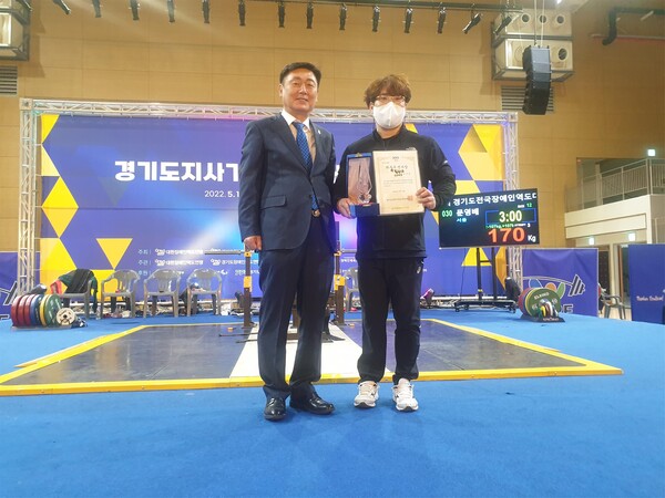 평택시청 직장운동경기부 장애인역도팀이 ‘제10회 경기도지사기 전국장애인역도대회’에 선수 4명이 출전해 전원이 메달을 획득하며 총 24개(금21, 은3)를 획득하는 쾌거를 이뤘다./ 평택시 제공