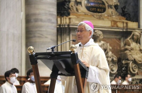 유흥식 라자로(70) 대주교가 지난 29일 추기경으로 임명됐다. / 연합뉴스