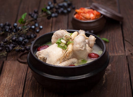 여름철 대표적인 보양식 ‘삼계탕’./제공=픽사베이