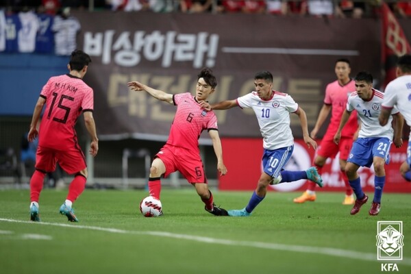 전술적으로 다듬어진 모습을 보여줬으나, 여전히 수비 문제를 드러내기도 했다. /KFA 제공