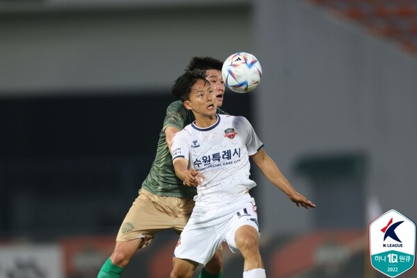 이승우의 체력과 수비 가담은 줄곧 단점으로 꼽혀 왔다. /한국프로축구연맹 제공