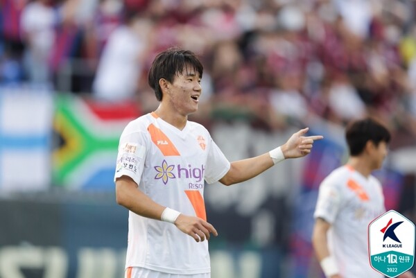 강원FC는 양현준의 2골 1도움 활약에 힘입어 수원FC를 4-2로 꺾었다. /한국프로축구연맹 제공
