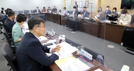 이기일 보건복지부 제2차관이 20일 2022년 제16차 건강보험정책심의위원회에 참석해 발언을 하고 있다./제공=보건복지부