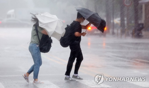 10일 중부지방에 많은 비가 내리겠다. / 연합뉴스