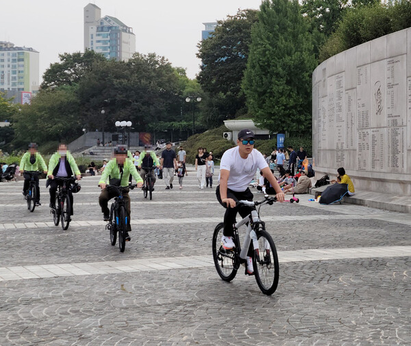 힐링캠프 참가자를 대상으로 자전거 라이딩을 진행하고 있다. /국민체육진흥공단 제공