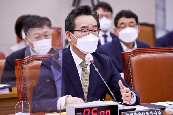 정황근 농림축산식품부 장관이 양곡관리법에 대해 부정적인 입장을 밝혔다. /사진=공동취재사진 