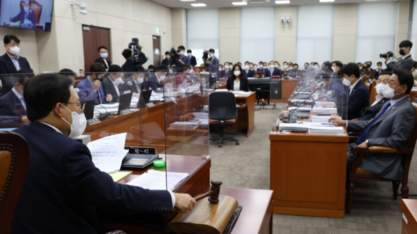 4일 국회에서 열린행정안전위원회. / 국회사진기자단