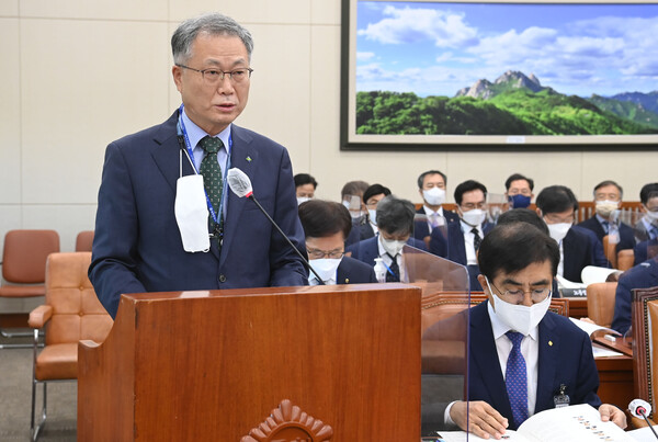 업무보고하는 안종주 한국산업안전보건공단 이사장. / 연합뉴스