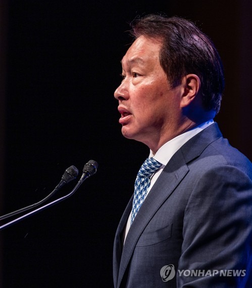 오는 24일 과방위 종합국감에 김범수 카카오 의장‧이해진 네이버 GIO‧최태원 SK 회장 등이 증인으로 채택됐다. 사진은 최태원 SK 회장. 사진=연합뉴스