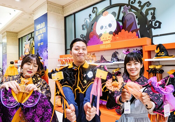 신세계백화점 강남점에 선보인 에버랜드 할로윈 팝업스토어./ 에버랜드 제공