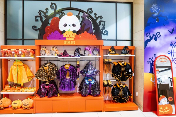 신세계백화점 강남점에 선보인 에버랜드 할로윈 팝업스토어./ 에버랜드 제공