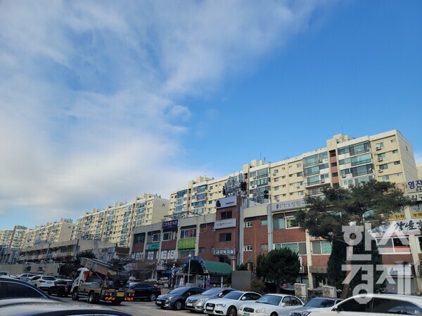서울 강남구에 자리한 압구정 현대아파트. [사진=문용균 기자]