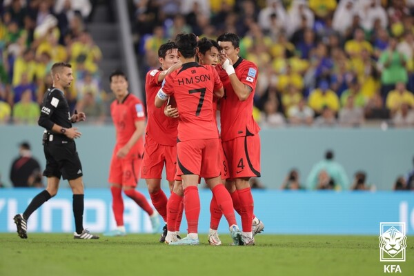 벤투호의 카타르 월드컵 도전이 16강에서 끝났다. 세계 최강 브라질을 상대로 1-4로 패했다. /KFA 제공