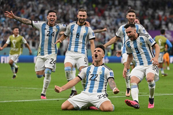 아르헨티나는 승부차기 혈전 끝에 4강행 티켓을 거머쥐었다. /연합뉴스