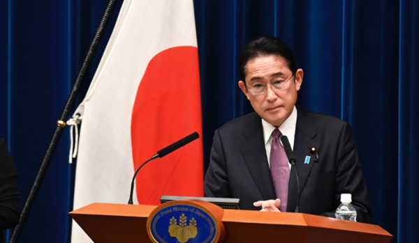 지난 16일 기시다 후미오 일본 총리가 도쿄 총리 관저에서 기자회견을 하고 있다. / 연합뉴스