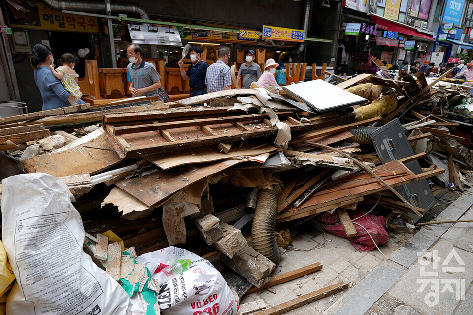 지난 8월 폭우로 수해를 입은 서울 동작구 남성사계시장. /김근현 기자 khkim@sporbiz.co.kr