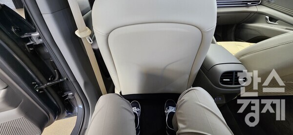 '더 뉴 아반떼' 2열 좌석 레그룸./성은숙 기자