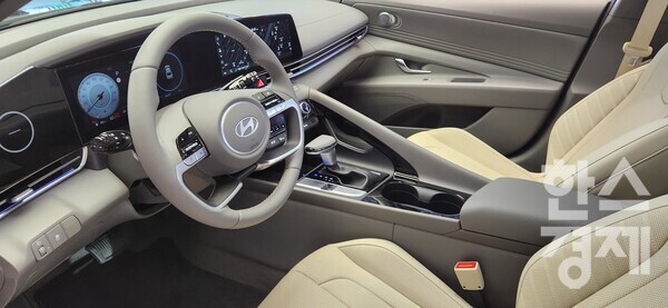 '더 뉴 아반떼'./성은숙 기자