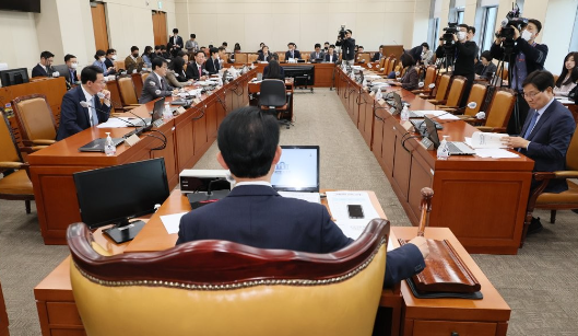 16일 오전 국회에서 열린 기획재정위원회 조세소위./ 연합뉴스