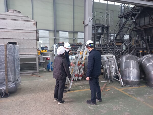 안전전문가와 협력사 현장 안전 컨설팅 시행. / 남부발전 제공