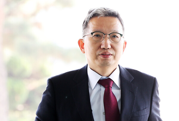 제2대 경찰청 국가수사본부장으로 임명된 우종수 경기남부경찰청장이 27일 오후 경기도 수원시 경기남부경찰청으로 들어오고 있다. /연합뉴스