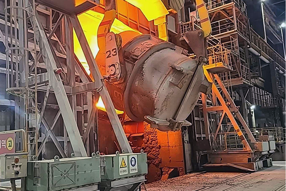 포항제철소 스테인리스 2제강공장. / 포항제철 제공 