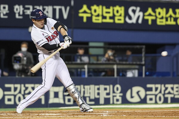 두산 베어스의 양석환은 홈런 1위로 올라섰다. /연합뉴스