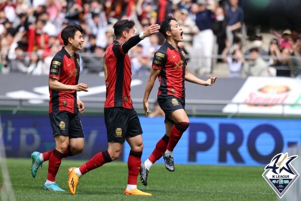 나상호(왼쪽에서 3번째)는 최근 리그 4경기 연속골을 기록 중이다. /한국프로축구연맹 제공