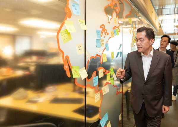 이재준 수원특례시장이 기업 유치를 위해 미국을 방문해 보스턴 바이오클러스터 내 케임브리지혁신센터를 벤치마킹하고 있다./ 수원시 제공